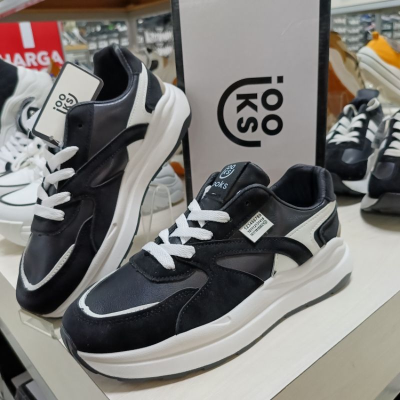 ilooks sepatu Hitam Putih
