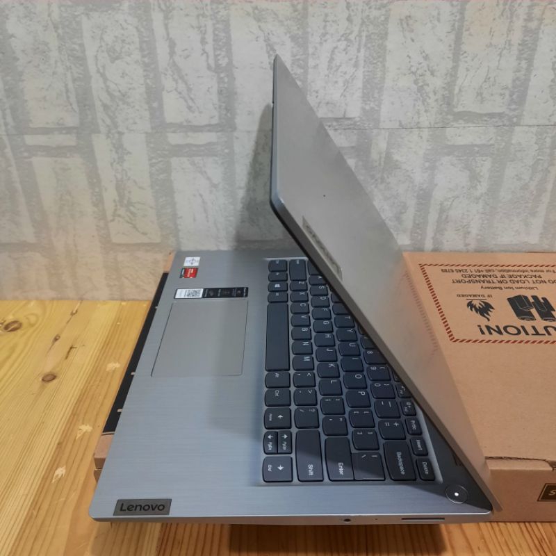 Laptop Lenovo ideapad Slim 3 Amd Athlon 3150U Ram 4GB/8Gb/ SSD 256GB Vga Amd Radeon Graphic l