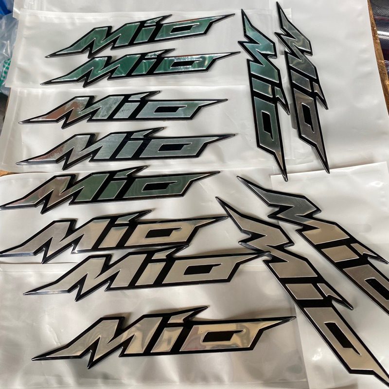 EMBLEM BODY MIO 1 SET KANAN DAN KIRI PNP TINGGAL PASANG / TERMURAH LOGO MIO SILVER 1 SET