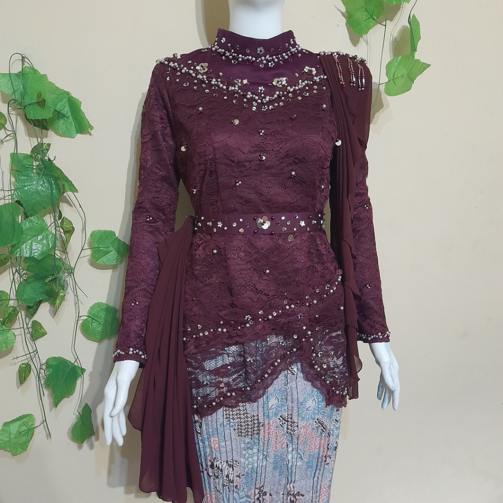 jahit kebaya custom / kebaya wisuda / kebaya tunangan / kabaya lamaran / kebaya custom / kebaya paye