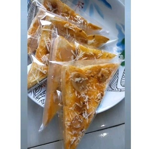 

ROTI BAKAR topping keju sosis