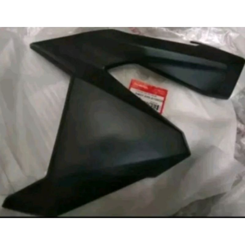 64601-K59-A10MGB Cover Tebeng Sayap Kiri Vario 125 150 LED Hitam Dof 64601K59A10MGB Ori