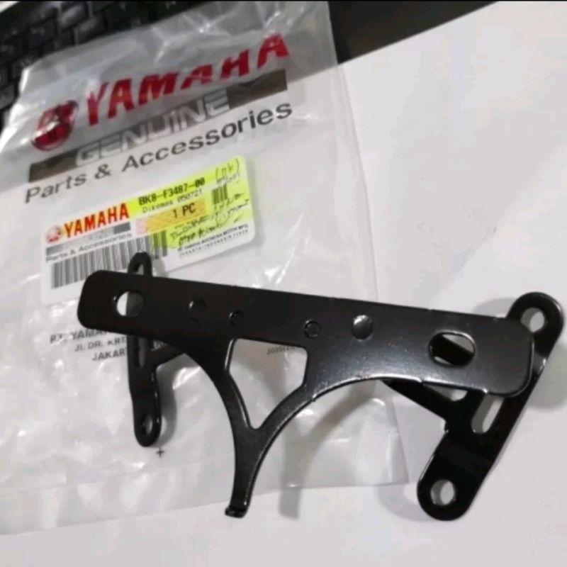 Bracket Dudukan Plat Nomor Depan Yamaha Vixion R 150 BK8-F3487-00 original yamaha