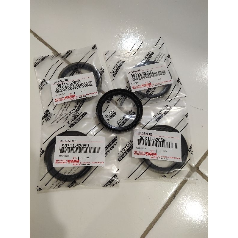 Oil Seal Seal Roda Belakang Toyota Kijang Innova Kijang 7k 5k