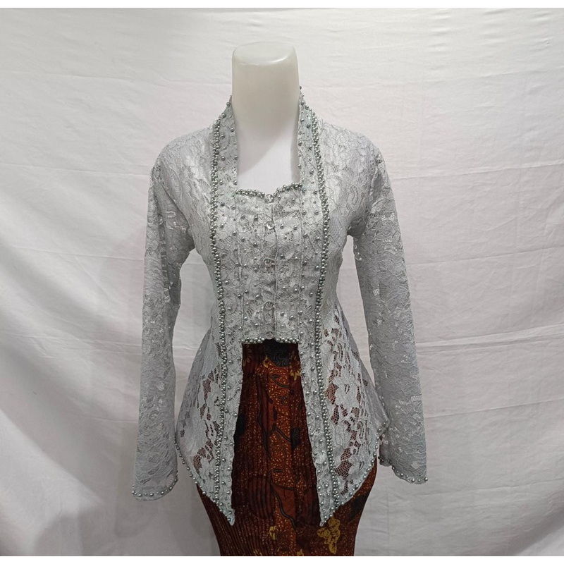 kebaya broklat wisuda Kutubaru