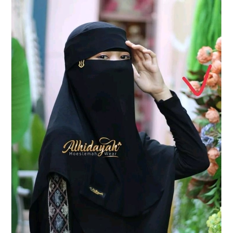 Niqab poni terompah/niqob bandul