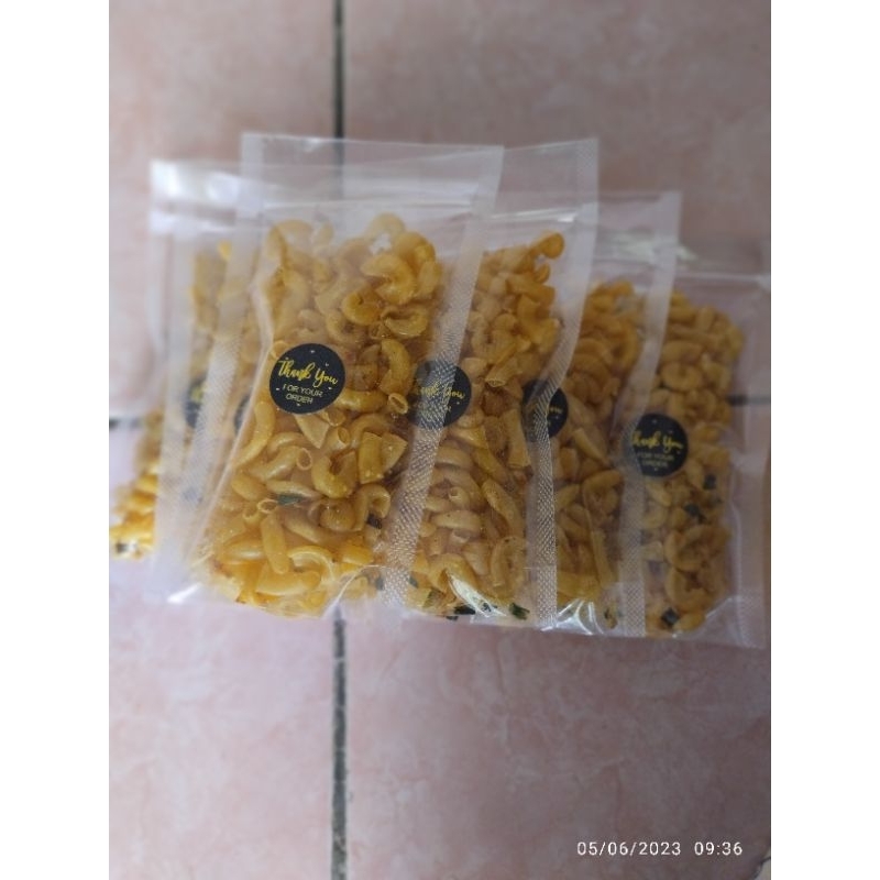 

MAKARONI KERING ORIGINAL/MAKRING ORI/MAKANAN RINGAN/CEMILAN ENAK/