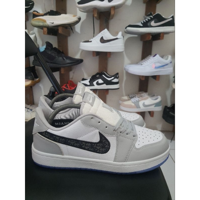 Nike AIR Jordan  X Dior Low Size 43 vietnam