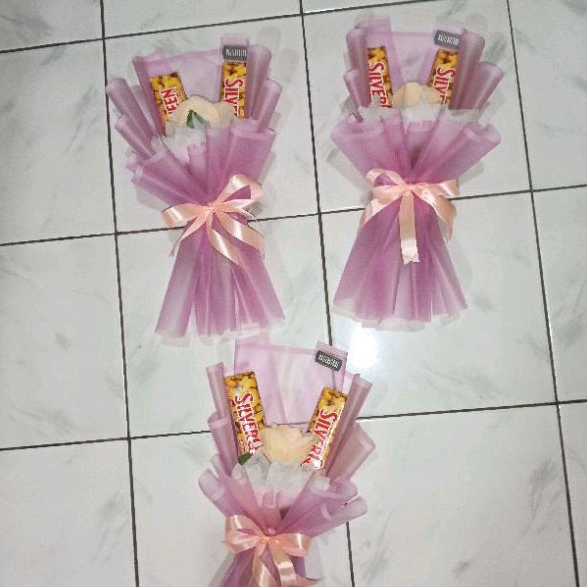 

buket silverqueen 58gr by nurrazzizah