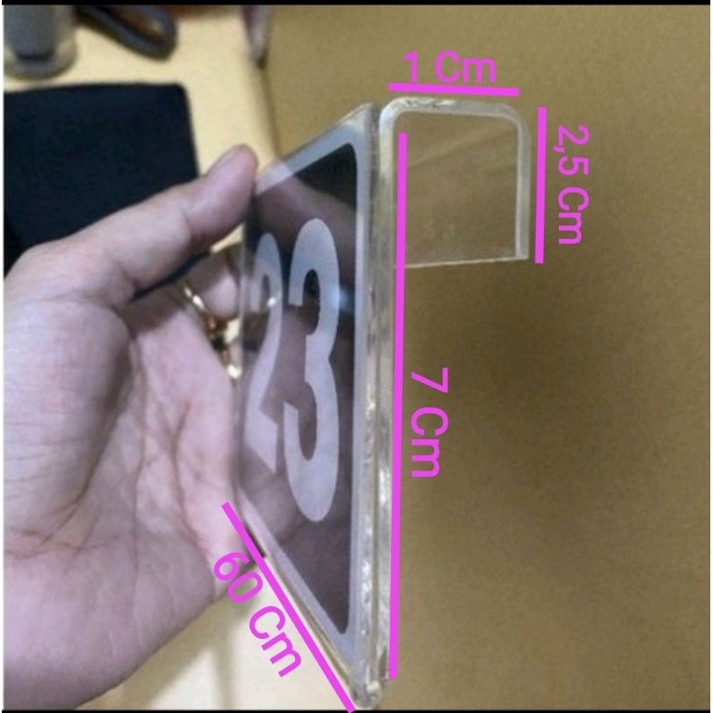 

Akrilik display custom cantelan uk 7x60x1cm tebal 2mm