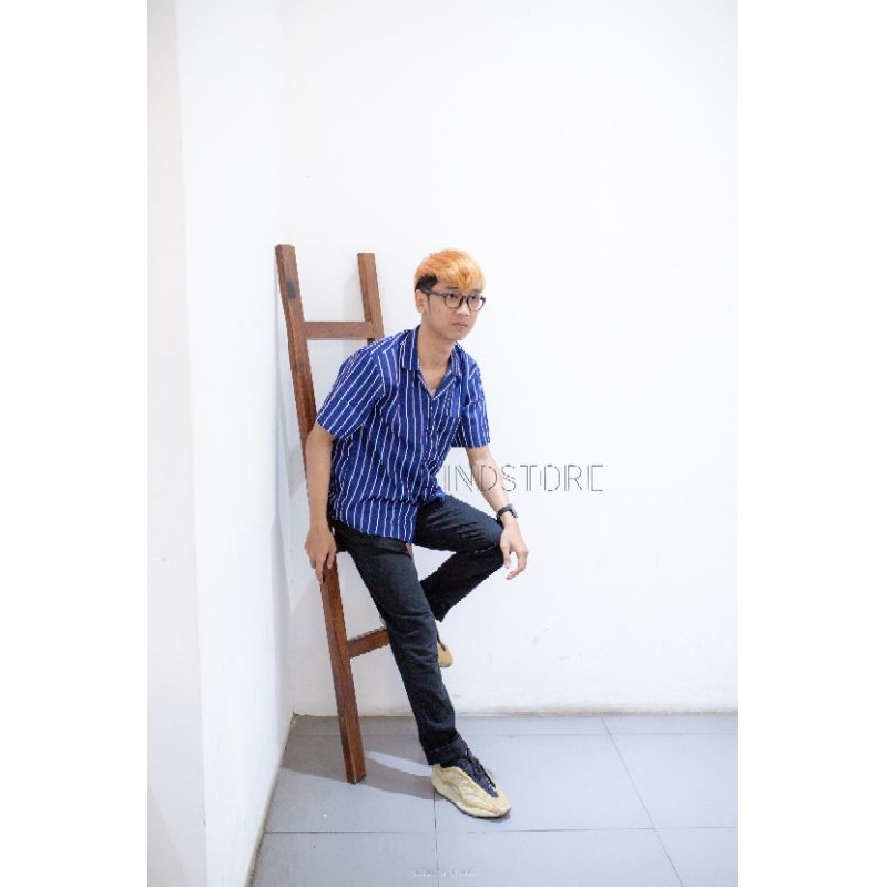 Kemeja Salur Pria Lengan Pendek Bahan Wolfis Premium
