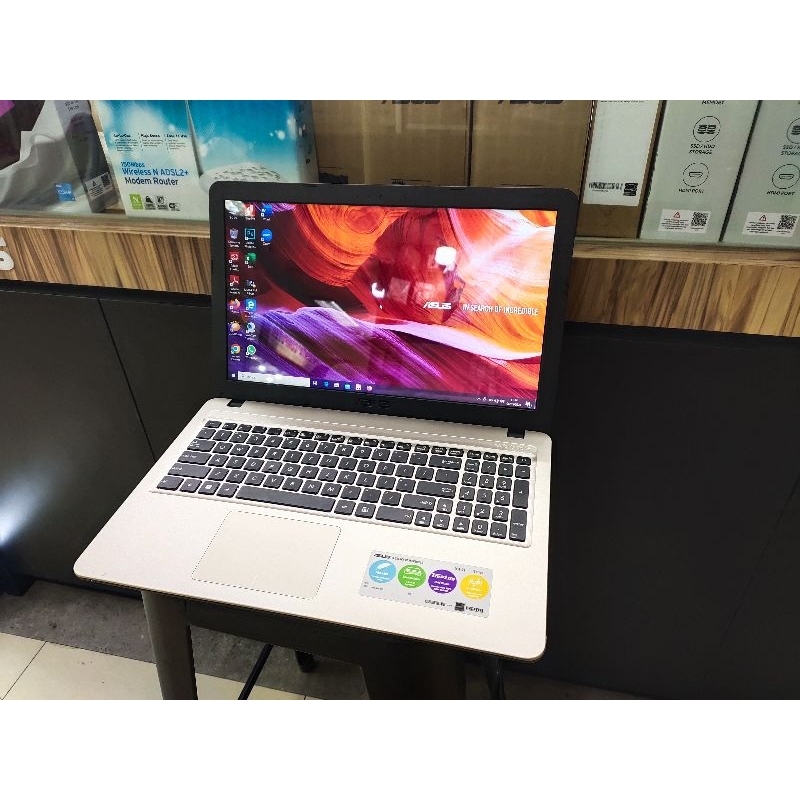 Laptop Leptop Asus X540S Generasi baru SSD 128GB Siap pakai