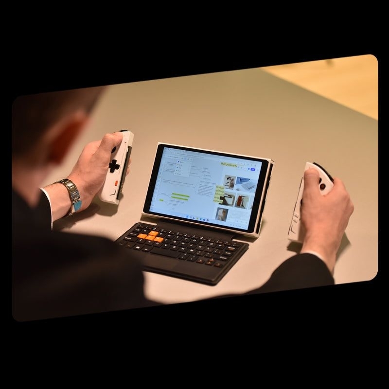 OneXPlayer 2 2023 Laptop Gaming Console AMD Ryzen 7 6800U 8.4&quot; 16/1TB Windows 11 Pro