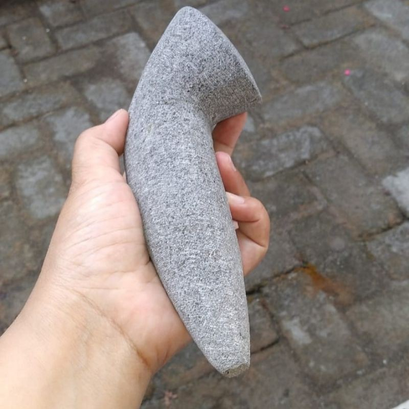 Ulekan Batu / Anak Cobek / Ulekan batu