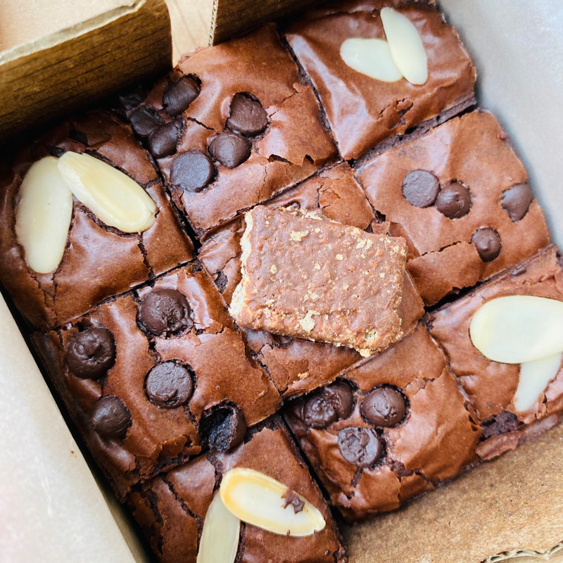 

(BACA DESKRIPSI || garansi uang kembali) brownies mini sekat 10x10