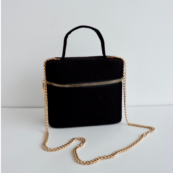The Curvakum Label Black Mini Bag/ Clutch Hitam