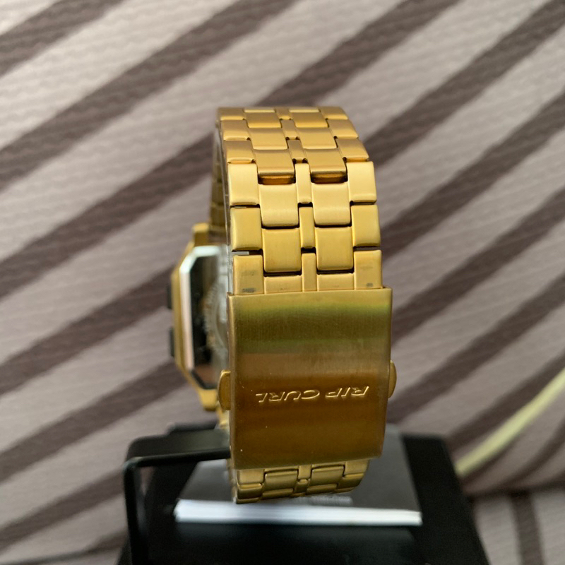 Jam tangan Ripcurl atom digital gold sss