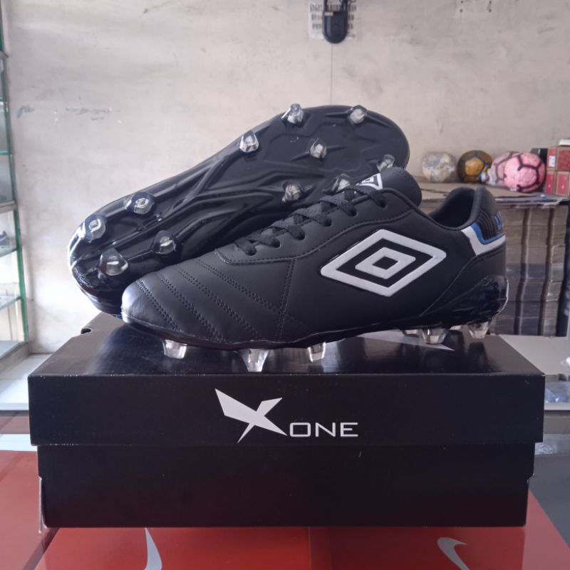 Promo Sepatu Bola Umbro Terlaris