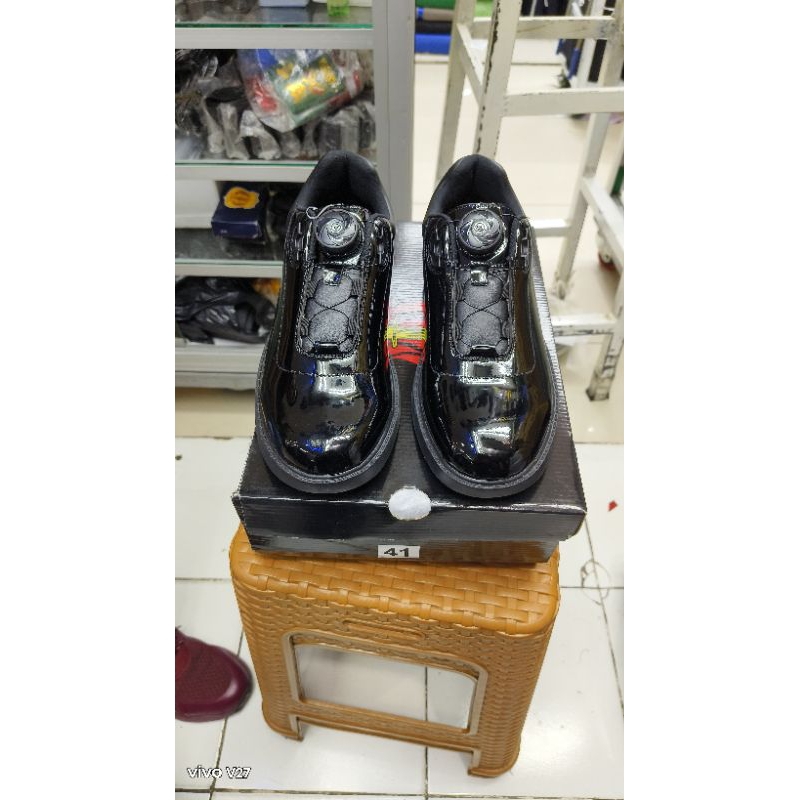 Sepatu tactical tali putar