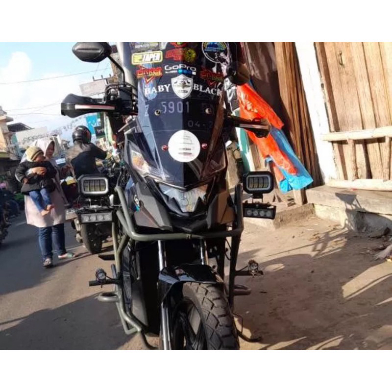 Lampu Daymaker K40 Daymaker 4D PNP Motor Mobil Universal Custom