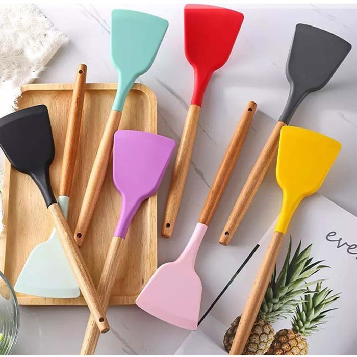 spatula silicone color wooden handle / sutil silikon gagang kayu tahan panas / sodet alat masak