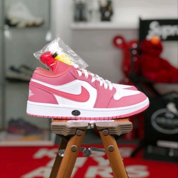 Nike Air Jordan 1 Low &quot;Desert Berry&quot;