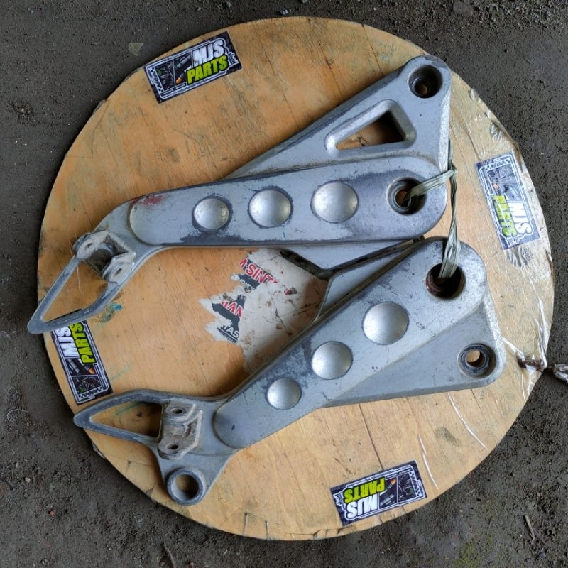 Fostep belakang Kawasaki Blitz