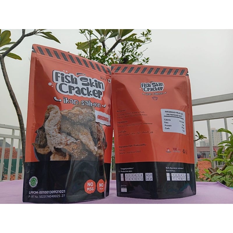 

KERUPUK KULIT IKAN SALMON ORIGINAL TANPA TEPUNG - HALAL