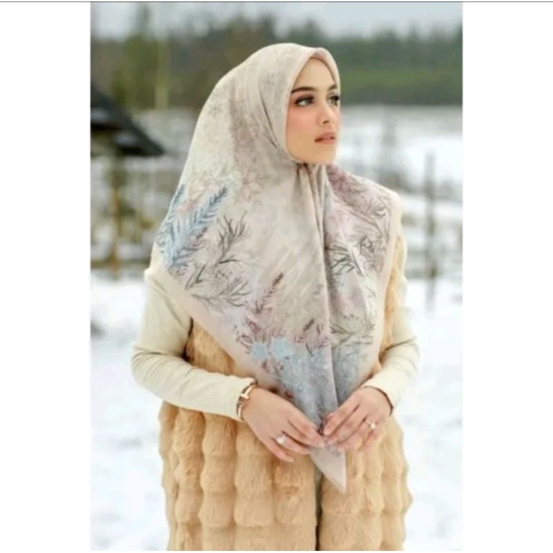 Button Scraves x Disney Frozen Almond