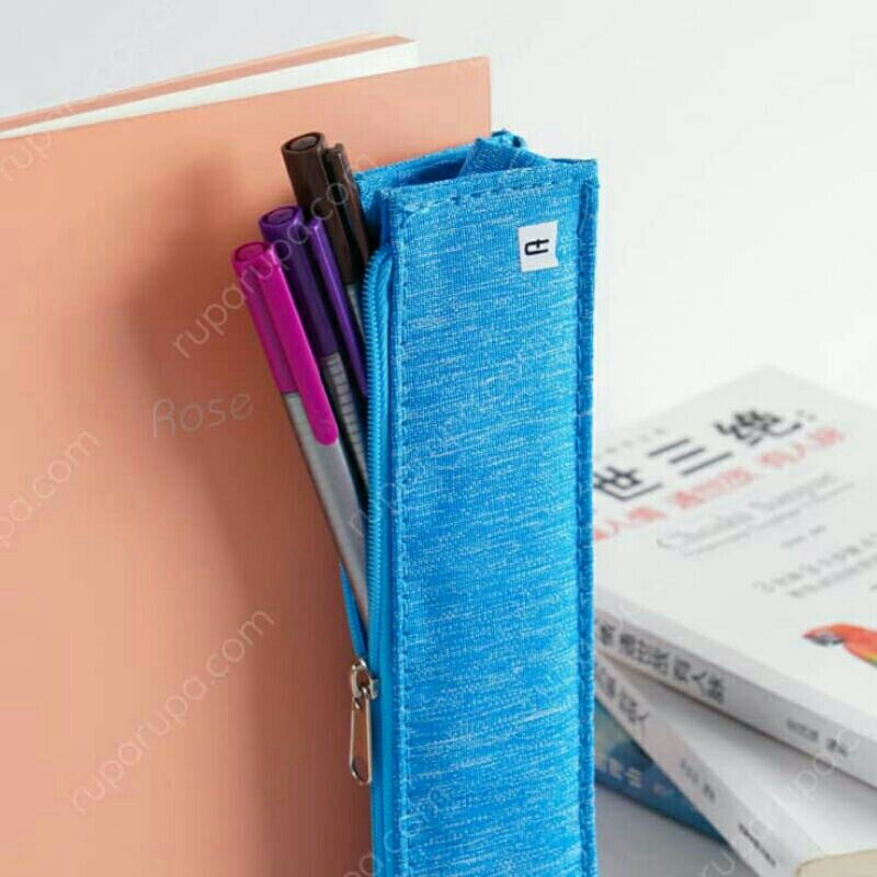 

Tempat Pensil Magnet Praktis Magnetic Pencil Case Holder Bookmark Pembatas Buku Simpel Minimalis Kotak Alat Tulis Anak Remaja Eksekutif Kantor ATK Sekolah Polos Klasik Stationery Makeup Cutlery Pouch Biru Kanvas