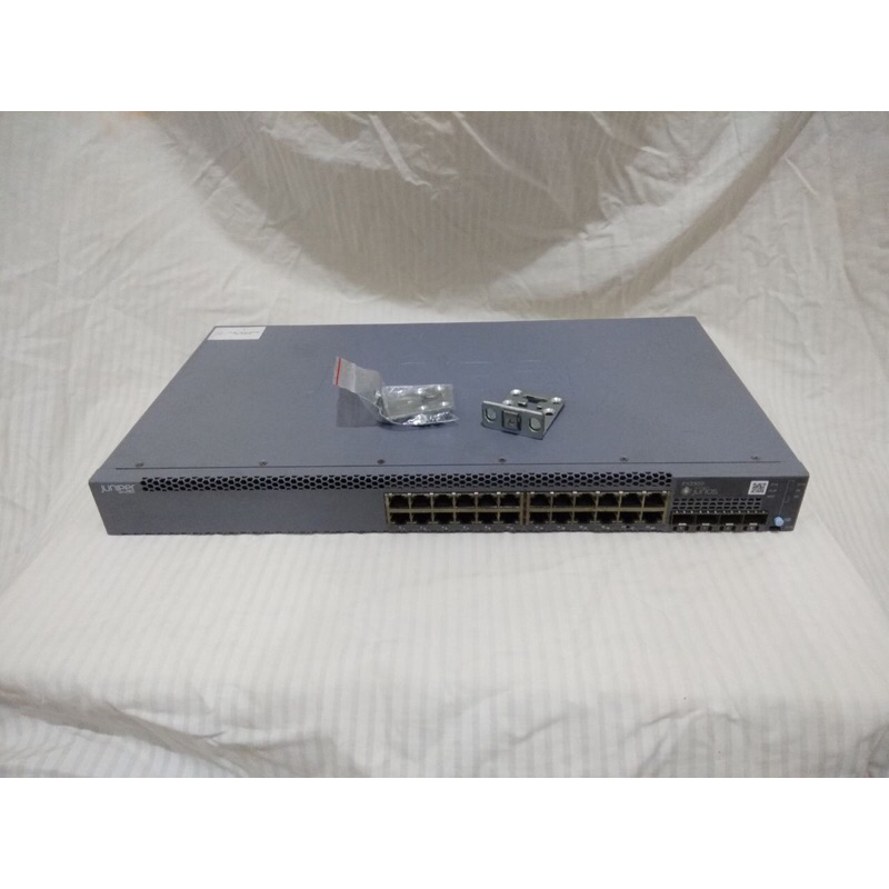 Juniper EX2300-24T 24-port Ethernet with 4 x 10G SFP+ Uplink Ports Juniper EX2300 24T