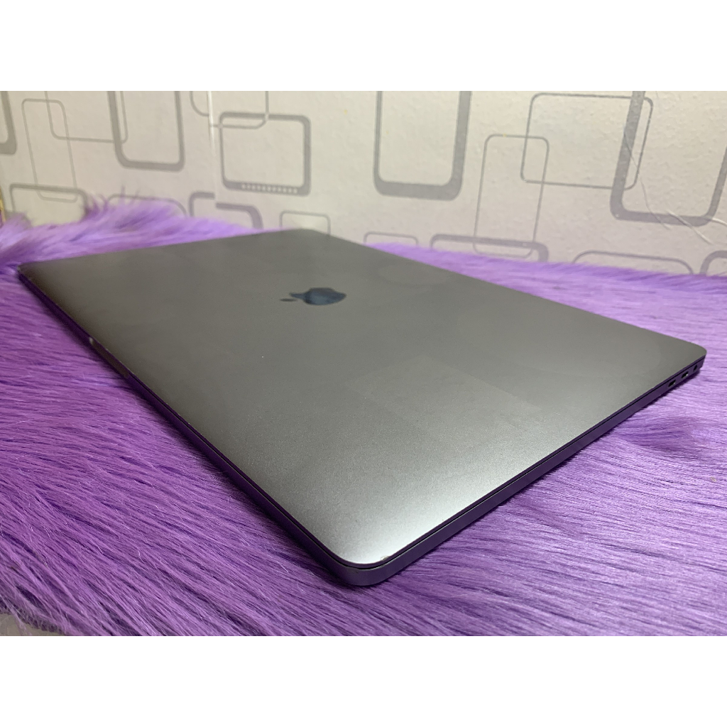 MacBook Pro Retina 15 2016 Core i7 16GB SSD 512GB VGA AMD Garansi