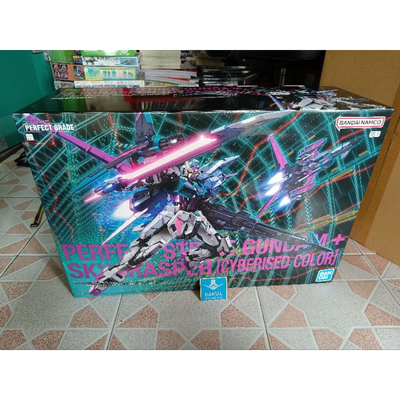 PG 1/60 Perfect Strike Gundam + Skygrasper [cyberised color]
