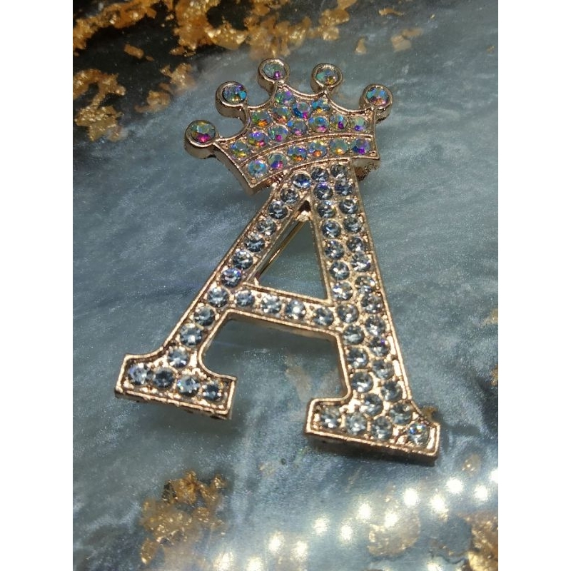 Bros Huruf Motif Mahkota import Full Permata Premium