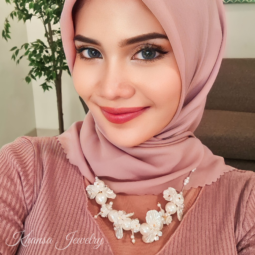 Kalung Hijab Beads Necklace Crystal Kalung Kondangan Kelopak Bunga - KH007