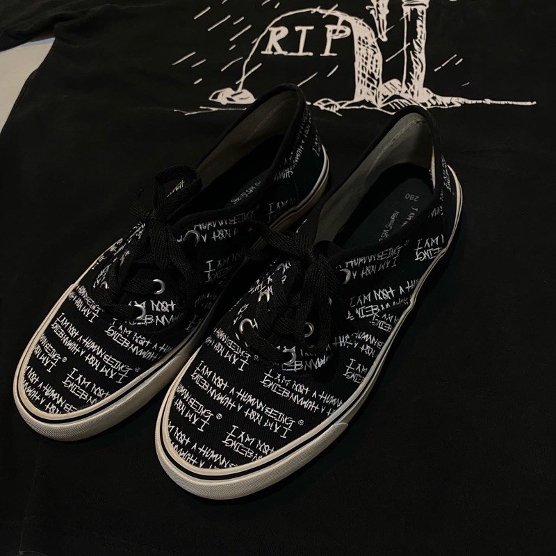 sepatu iam not a human being