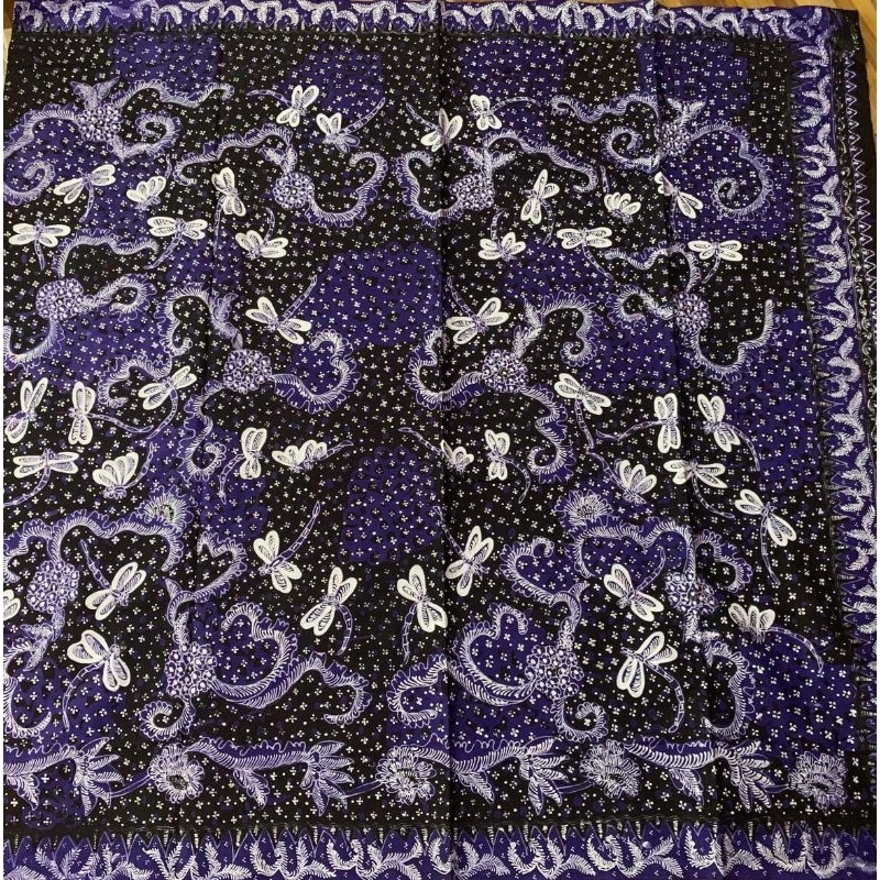 Kain batik tulis motif capung ungu hitam