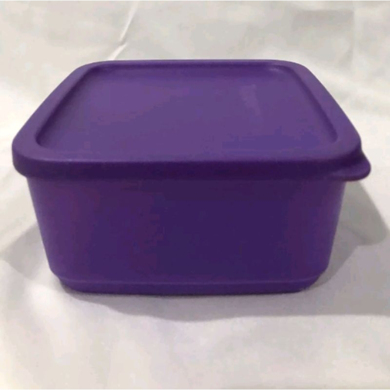 Tempat makan "TUPPERWARE" 650ml