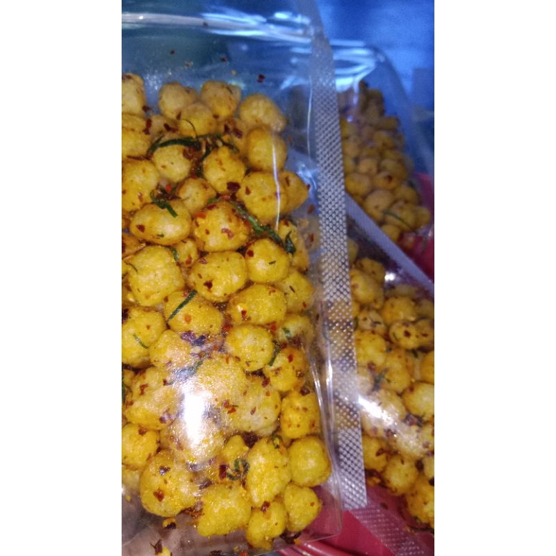 

Cimol krispi daun jeruk bumbu melimpah dan renyah