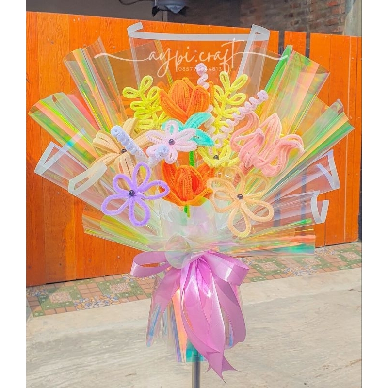 

pipe cleaner flower | bunga kawat bulu | buket bunga matahari | bouquet bunga tulip | bunga palsu | buket bunga artificial | fresh flower | buket wisuda | graduation | buket buterfly | buket kupu kupu