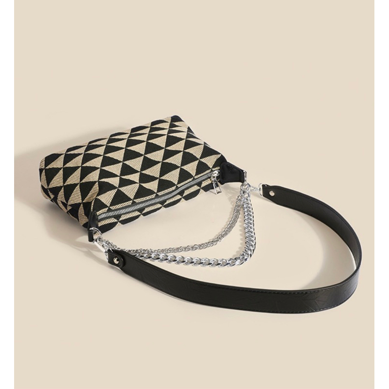 Tas Selempang Kulit Wanita Tas Bahu Cewek Rantai GM 2049