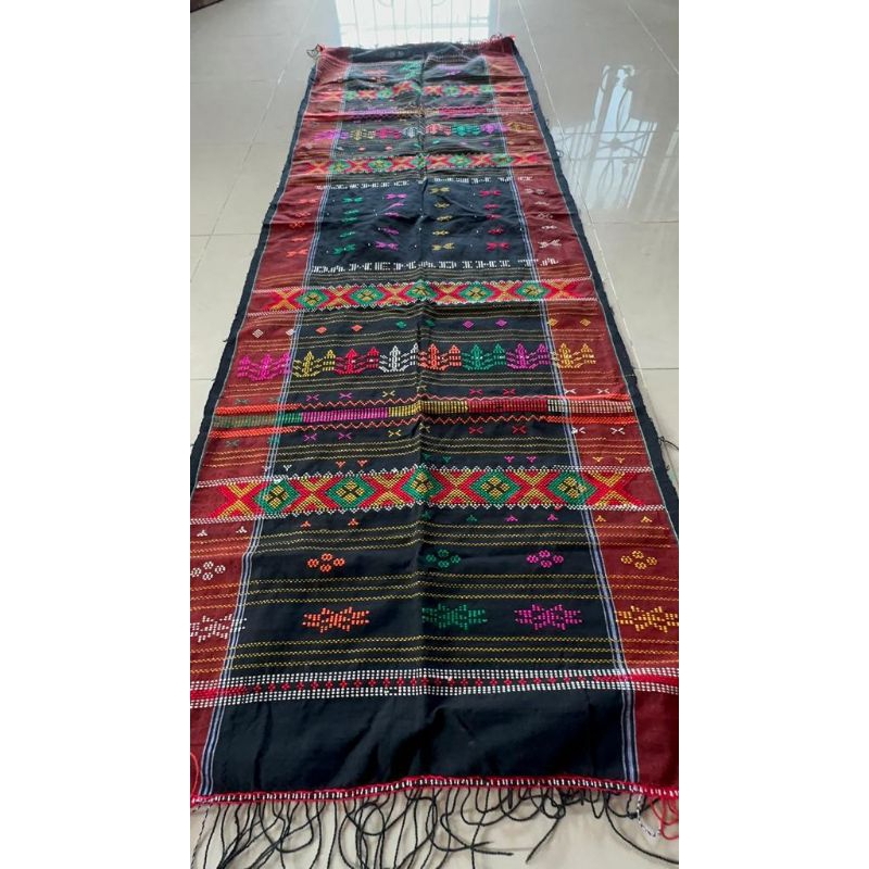 Kain Tenun Ulos Sadum Hitam