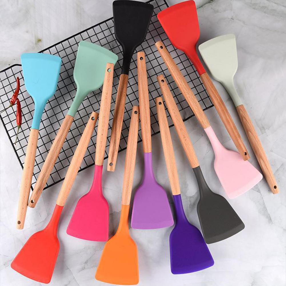 Spatula Silikon Gagang Kayu Tahan Panas