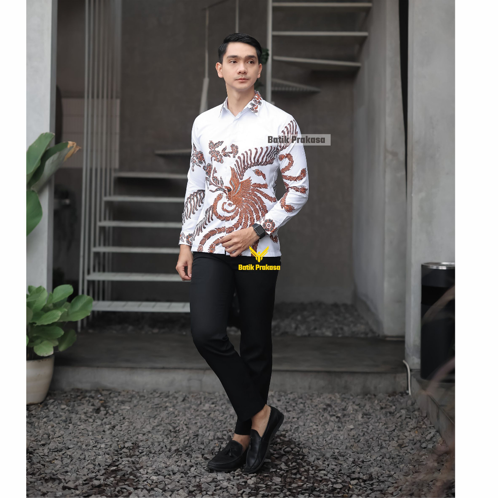 Kemeja Batik Prakasa Motif Mandaka Putih Slimfit Lengan Panjang Batik Solo