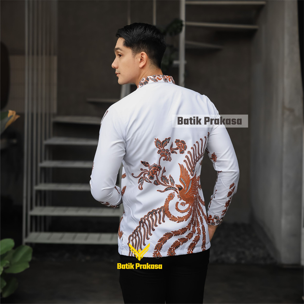 Kemeja Batik Prakasa Motif Mandaka Putih Slimfit Lengan Panjang Batik Solo