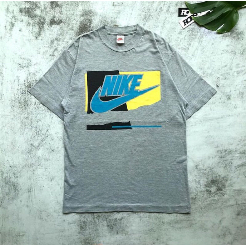 Kaos Nike Vintage Spellout Big logo