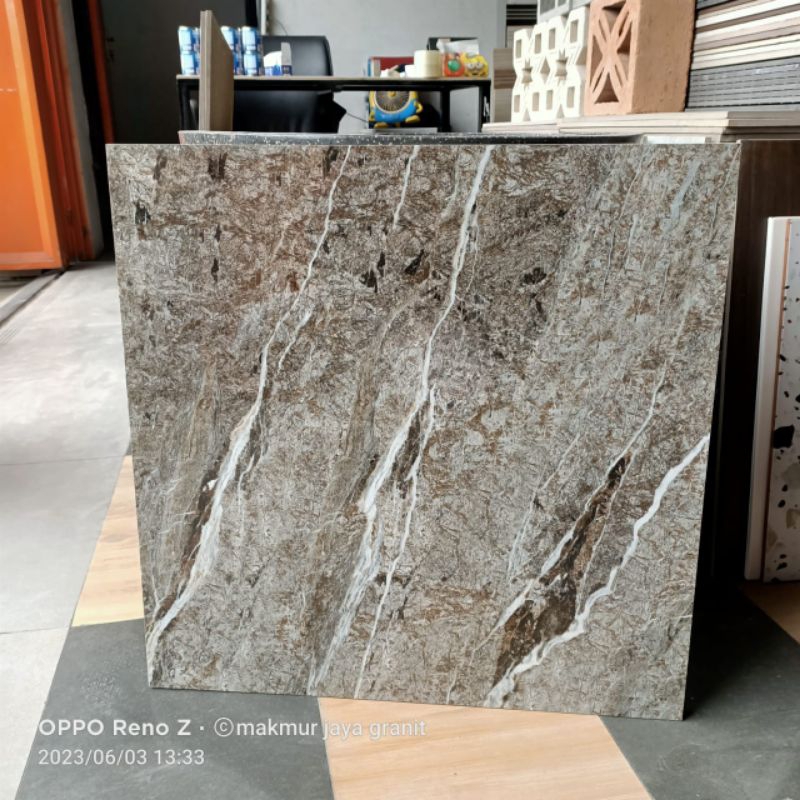 Granit arna 60x60 nattaya dark grey