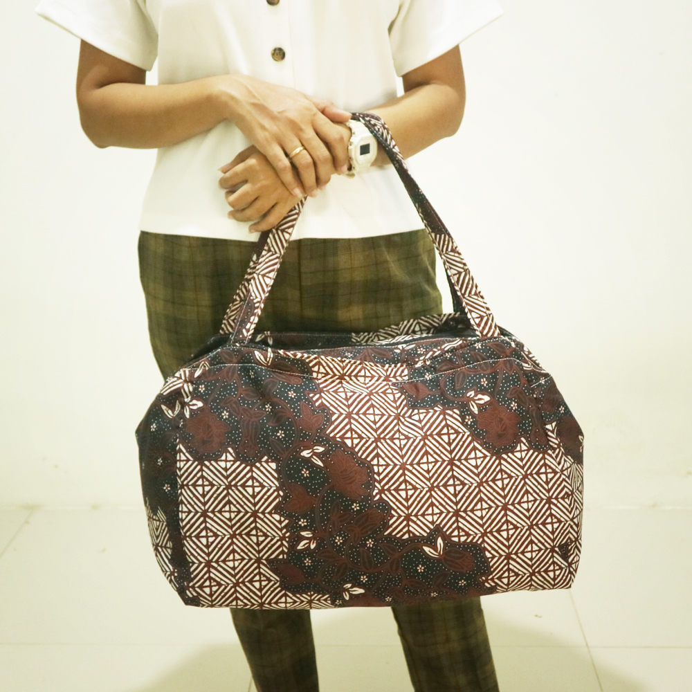 NASTITI BAG - Tas Travel Batik Jinjing Travel Bag Oleh Oleh Jogja / Tas Baby Diaper Bag