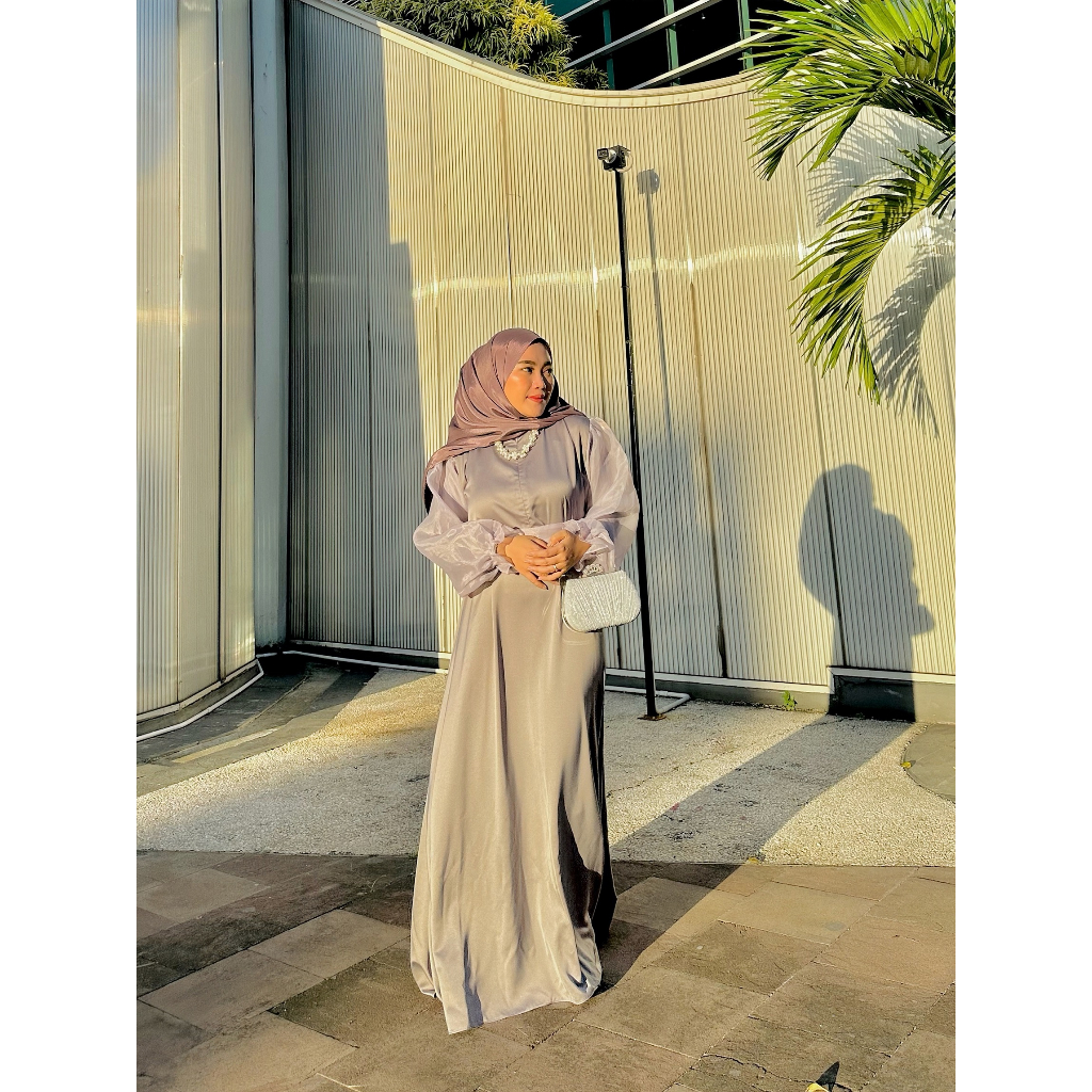 𝗛𝗮𝗻𝗵𝗮𝗻 𝗛𝗶𝗷𝗮𝗯 - Shania Dress Roberto Cavali