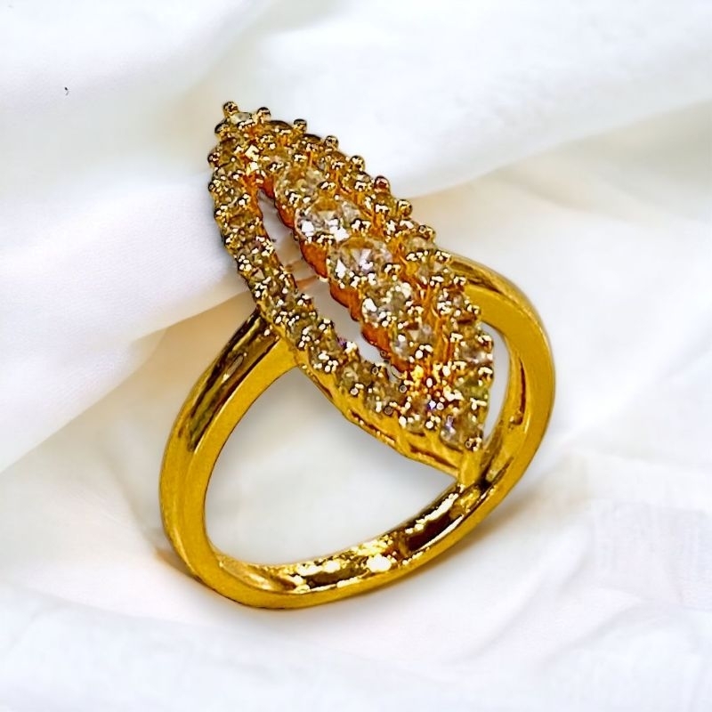 cincin wanita lapis emas //cincin permata//cincin penganti emas